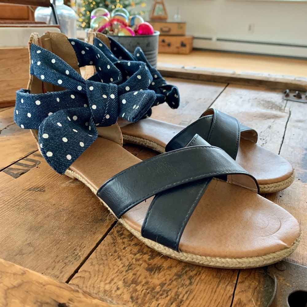CUTE POLKA-DOT ankle wrap sandals. Size 7 but fits my size 9 foot. GUC.